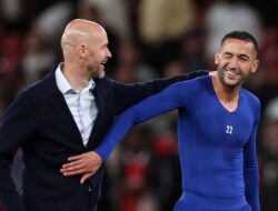 Erik ten Hag Ngobrol Apa sama Ziyech Usai MU Libas Chelsea?