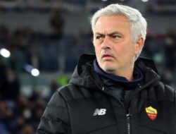 Dear Jose Mourinho, Bertahanlah di AS Roma!