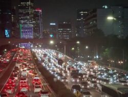 Lalin Tol Dalam Kota Jakarta Macet di Sejumlah Titik Malam Ini