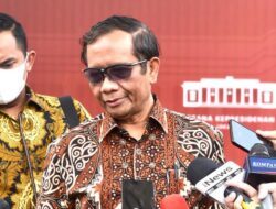 Arahan Jokowi, Mahfud Upayakan Agar Proyek BTS Kominfo Tetap Jalan