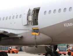 Pintu Darurat Pesawat Asiana Airlines Terbuka, Ini 4 Hal Diketahui