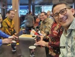 Sandiaga Ungkap Isi Obrolan Saat Ngopi Bareng Jokowi-Anwar Usman di JakFair