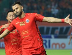 Persija Bungkam Persebaya, Madura United Atasi Barito