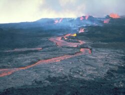 Gunung Berapi di Islandia Meletus