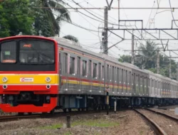 Ulah Trio Bocil Depok Lempar Batu ke KRL hingga Kaca Pecah