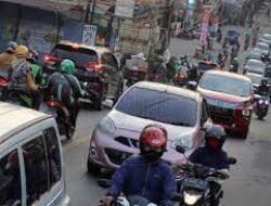 Warga Depok Keluhkan Jalan Sawangan Macet Pagi hingga Malam Tiap Weekend