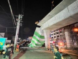 Penampakan Jalan Layang di Bangkok Tiba-tiba Ambruk, 2 Orang Tewas