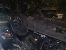 Kecelakaan ‘Maut’ di Exit Tol Plumpang, Mobil Terbalik hingga Ringsek