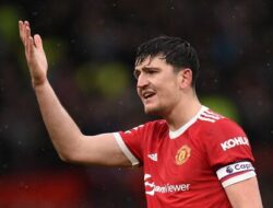 Maguire Akan Dicopot sebagai Kapten MU jika Kekeh Bertahan