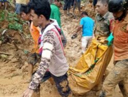 Pilu, Dua Balita Tewas Tertimbun Longsor di Padang