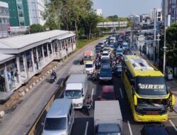 Polisi Tegur Kontraktor Usai Pengecoran Flyover Pesing Bikin Macet Lalin