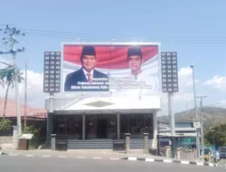 Pemasang Baliho Prabowo-Gibran di mangarai barat/ Labuan Bajo