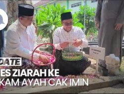 Anies Ziarah ke Makam Ayah Cak Imin di Tengah Kabar Duet di Pilpres 2024