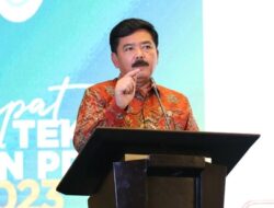 Menteri ATR Bagikan 10.668 Sertifikat Tanah ke Warga di Kepri