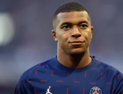 Mbappe Keukeuh Bertahan di PSG sampai Kontraknya Habis