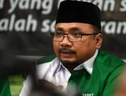 Menag Akan Kaji Wacana Haji Cukup Sekali Bersama Komisi VIII DPR