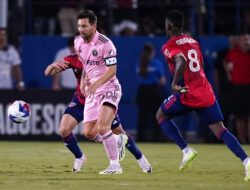 Pemain FC Dallas Kenang Momen Tukeran Jersey dengan Messi