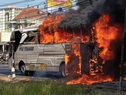 Bus Terbakar di Jalan Solo-Jogja Bawa Rombongan Simpatisan Caleg PKS