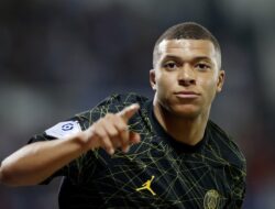 Mbappe Ngalah sama PSG?