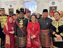 Perjumpaan Penuh Senyum Megawati dan Prabowo saat HUT RI di Istana