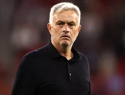 Roma Dihajar Genoa, Mourinho: Ini Terburuk!