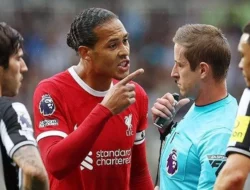 Van Dijk Dijatuhi Hukuman Larangan Bermain Akibat Memaki Wasit