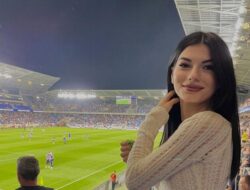 Ini Wanita yang Viral Selfie Bareng Cristiano Ronaldo… dari Jauh