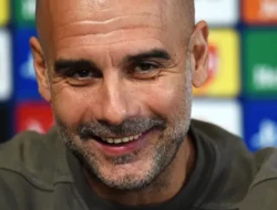 Guardiola Cuma Ketawa Ditanya soal MU Jadi Penantang Gelar Musim Ini