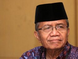 Sastrawan Taufiq Ismail Dirawat di RS, Anwar Ibrahim Telepon Doakan Pulih