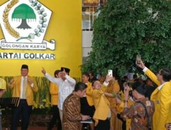 Asyik! Momen Prabowo-Airlangga Joget &amp; Nyanyi Bareng di HUT ke-59 Golkar