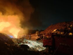 Penampakan Kobaran Api di TPA Bakung Bandar Lampung