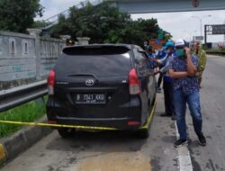 Seorang Pria Ditemukan Tewas dalam Mobil yang Terparkir di Jaktim