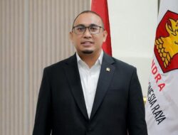 Andre Rosiade Minta Hasto Tidak Sebar Hoax soal 3 Periode