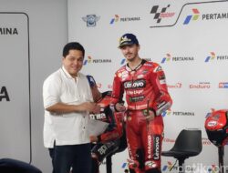 Kenang-kenangan Keris buat Para Juara MotoGP Indonesia 2023