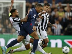 Gol Penalti Mbappe Selamatkan Les Parisiens