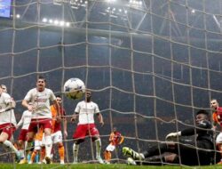 Gol Pertama Galatasaray ke MU Enggak Sah?