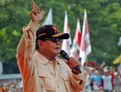 Kampanye di Sumbar, Prabowo Ajak Warga Pilih Capres Sesuai Hati Nurani