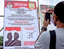 Bawaslu Turun Tangan soal Baliho Partai di Jakbar Timpa Pemotor