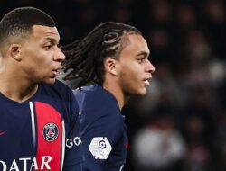 Mbappe 2 Gol, Les Parisiens Menang 3-1