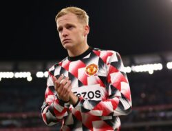 Donny van de Beek Cabut (Lagi) dari Manchester United