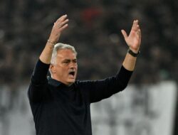 Roma Harus Lewat Play-off Liga Europa, Mourinho: Salah Kami Sendiri