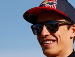 ‘Desmosedici GP23? Marc Marquez Bisa Ngebut Naik Sepeda Roda Tiga!’