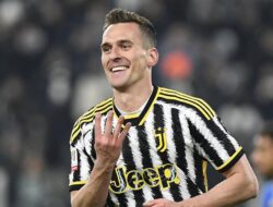 Arkadiusz Milik Cs ke Semifinal Coppa Italia