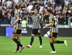 Vlahovic Dua Gol, Bianconeri Menang 3-0