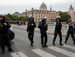 Polisi Tangkap 79 Orang Petani yang Protes di Sekitar Pasar Paris