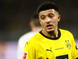 Jadon Sancho Melempem, Pelatih Dortmund Kalem