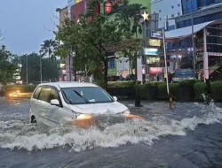 Hujan Deras, Sejumlah Titik di Surabaya Barat Terendam Banjir