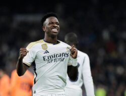 Vinicius 2 Gol, Los Blancos Menang 4-2