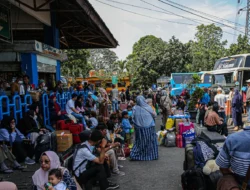 H-8 Lebaran, Terminal Kampung Rambutan Mulai Ramai Pemudik