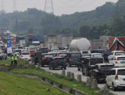 Tol Layang MBZ Arah Cikampek Macet Tengah Malam Ini